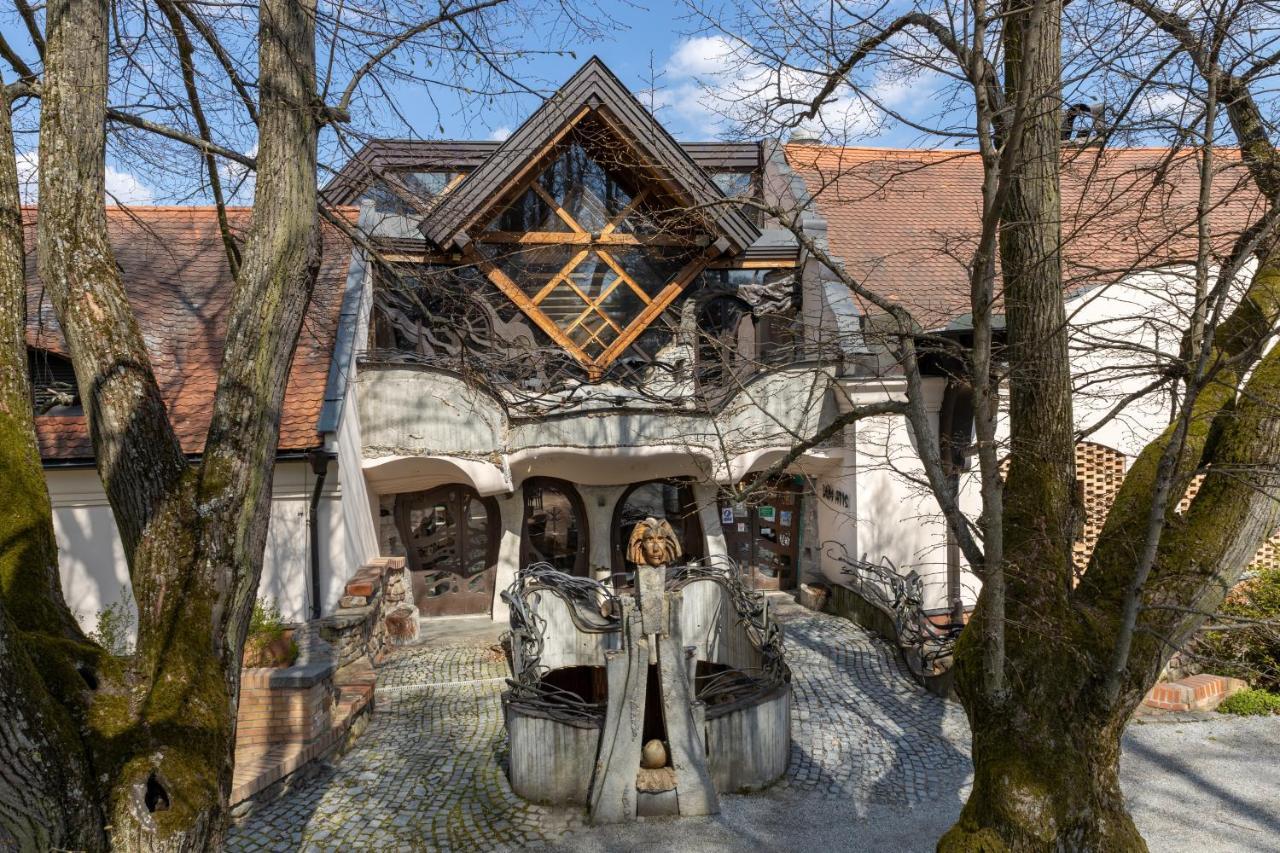 Hotel Zamek Stirin Велке Поповице Екстериор снимка