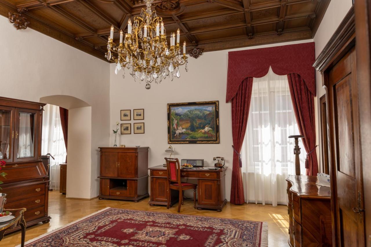 Hotel Zamek Stirin Велке Поповице Екстериор снимка