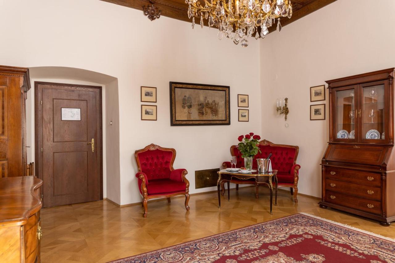 Hotel Zamek Stirin Велке Поповице Екстериор снимка