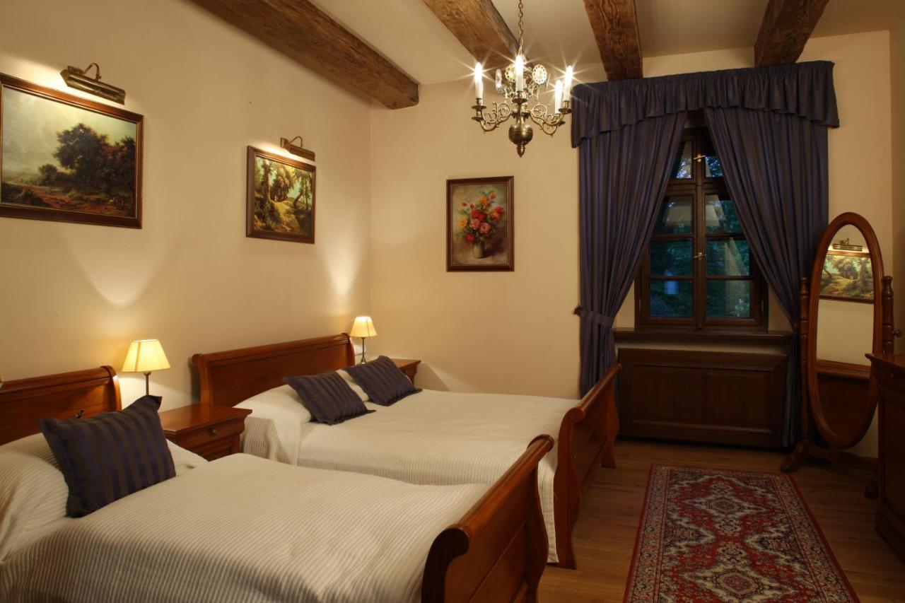 Hotel Zamek Stirin Велке Поповице Екстериор снимка